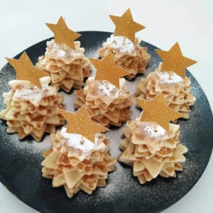 kerstboomhapjes van pannenkoeken voor kerstdiner