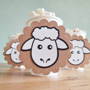 popcorn traktatie met schaap om uit te delen tijdens Pasen of in het voorjaar