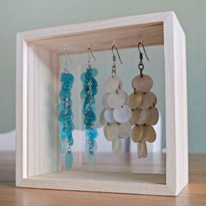 sieradendoosje gemaakt van vensterdoosje van Hobby Flora bij Action