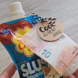 Een cool kleinigheidje om te geven voor verschillende gelegenheden met een gratis printable